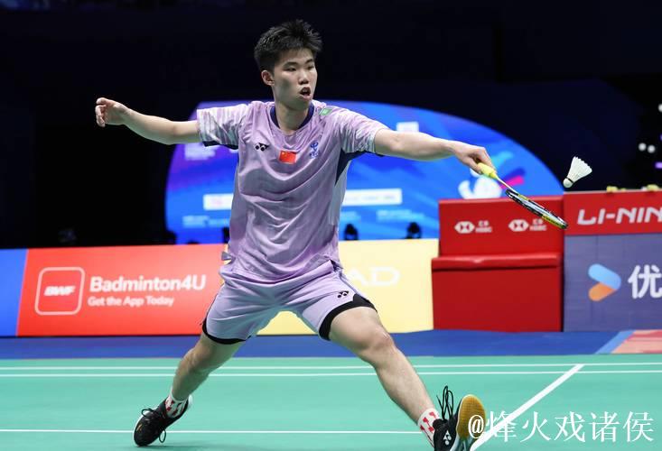 中国羽毛球大师赛：翁泓阳力克林俊易夺得男单桂冠
