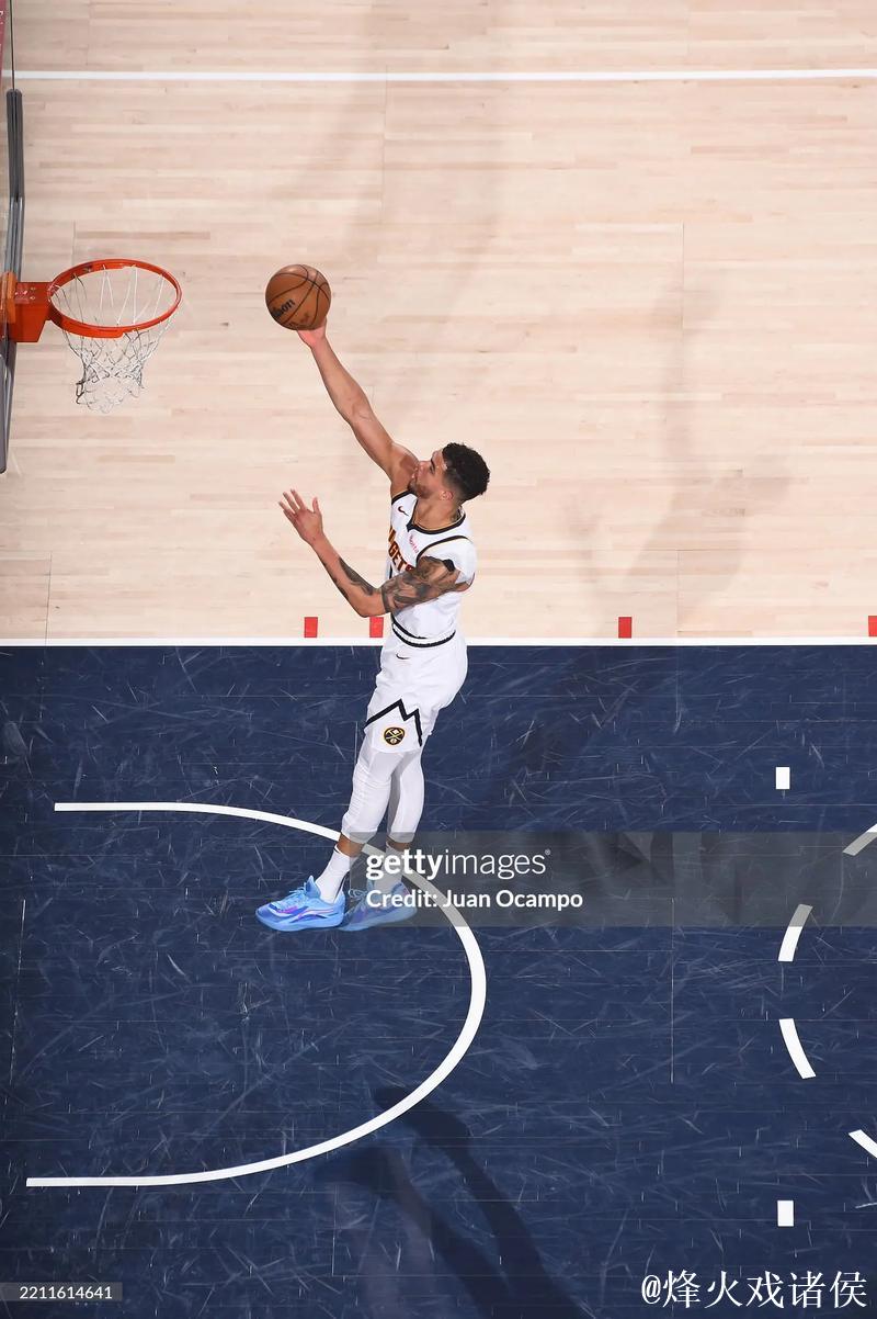 小卡复出助力快船大胜老鹰 约基奇46+10率掘金力克马刺