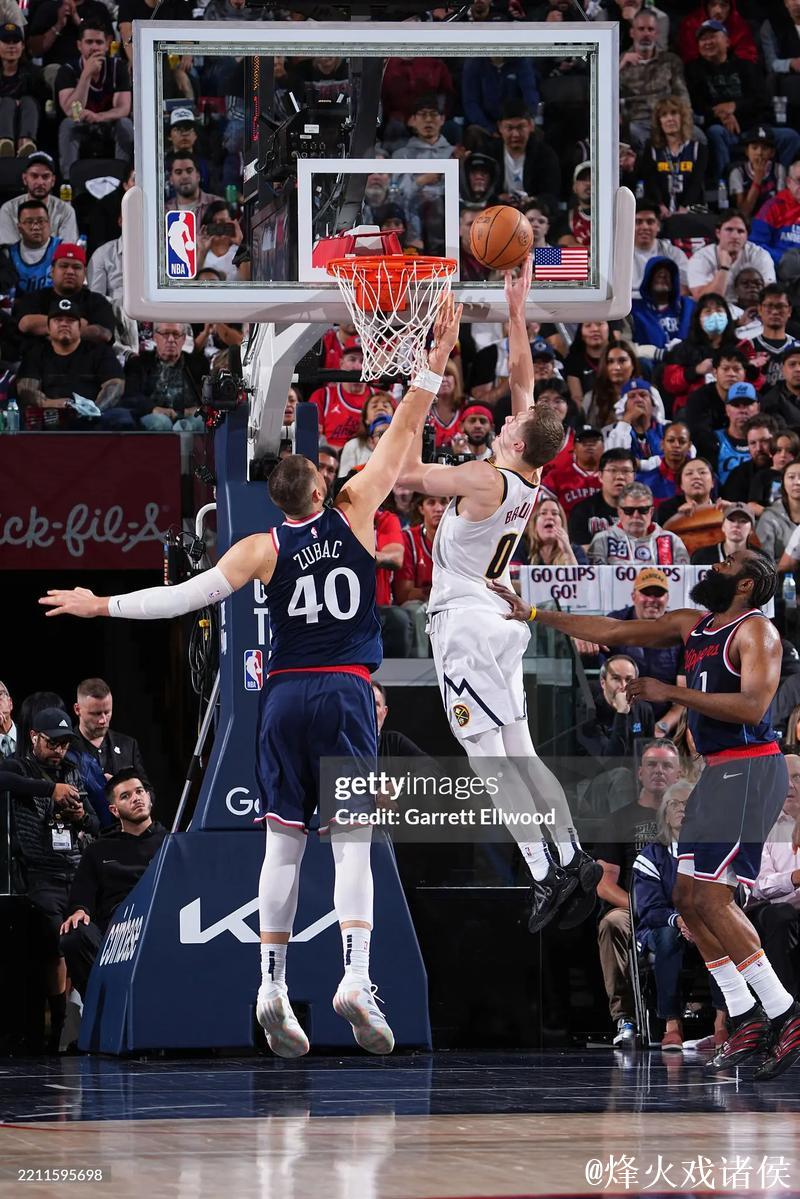 小卡复出助力快船大胜老鹰 约基奇46+10率掘金力克马刺