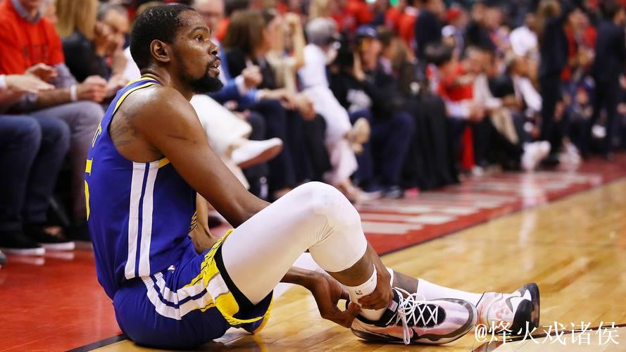 杜兰特左小腿拉伤，疲惫不堪，至少缺阵两周